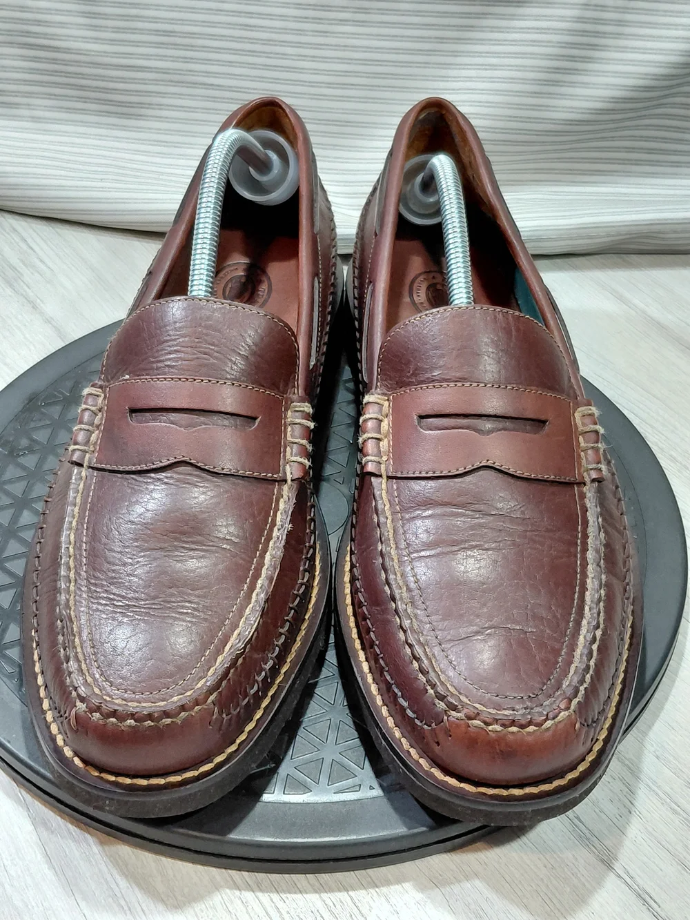 H.S. Trask Men's Brown Leather Penny Loafers, Classic Slip On Moccasin SIZE M11